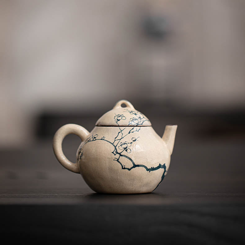 https://www.morimatea.com/cdn/shop/files/PowderGlazePlumBlossomTeapot_7.jpg?v=1702644265&width=790